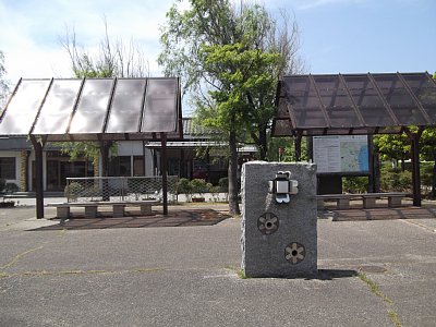 公園中心部の休憩所・