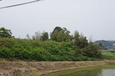 土塁の端が櫓跡です