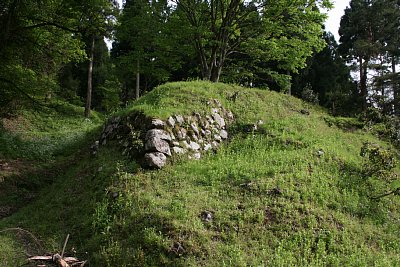 土塁と石塁