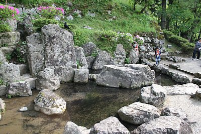 館跡庭園には水がありました