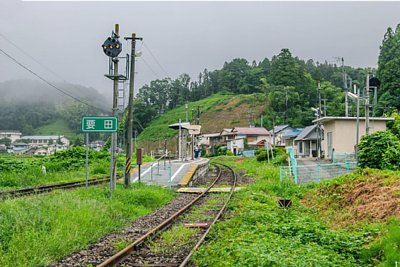 島式ホームと構内踏切