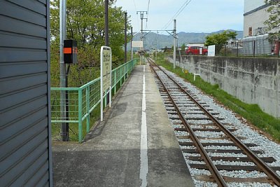 ホームは単式1面1線です