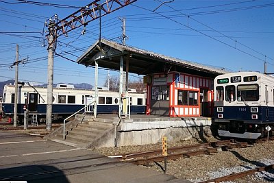 別所線の車両基地がある下之郷駅