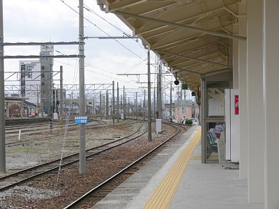 新魚津駅ホーム