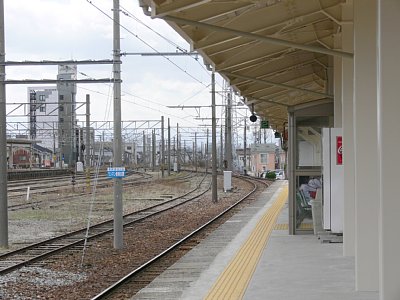 新魚津駅はＪＲ魚津駅との乗換駅です