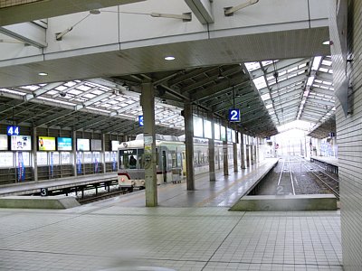 電鉄富山駅ホーム