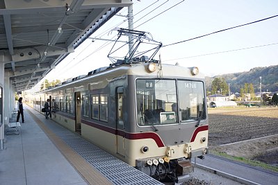 この新黒部駅は特急列車も停車します