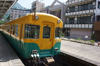 10033電車は元京阪3000系です