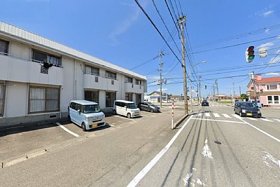 南富山駅方面を見る