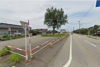 南富山駅方面を見る