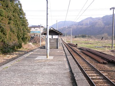 横江駅ホーム