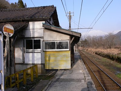 千垣駅ホーム