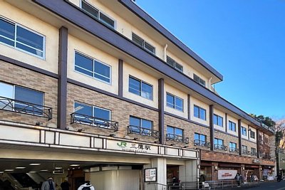 三鷹駅