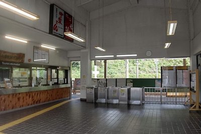 改札口