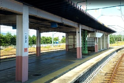 ホームと地下通路
