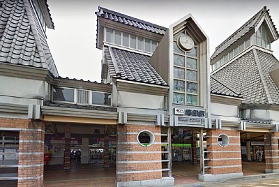 高田駅前のアーケード