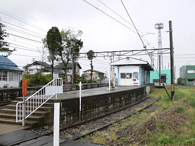 西長田駅に残る丸岡線ホーム跡