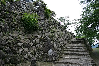 天守への登城道のひとつである駕籠道