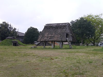高床式住居