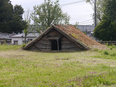 竪穴式住居