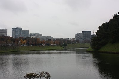 桜田濠は極めて幅が広い