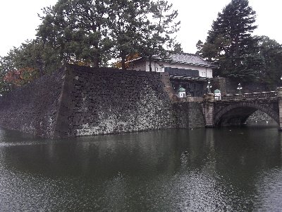 正門石橋と桜田濠