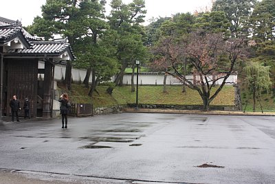 桜田門内部は枡形となっています