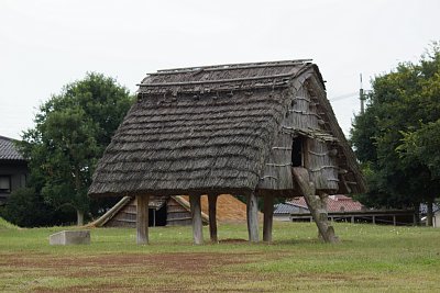 高床式住居