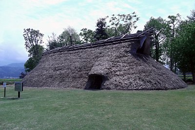 第二号住居は日本でも最大級の竪穴住居跡です