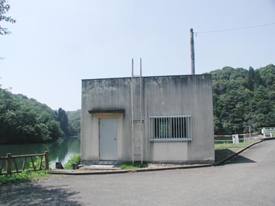 管理棟