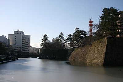 福井城内堀南側と御本城橋
