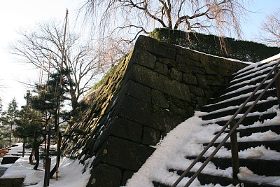 福井城天守台石垣と階段