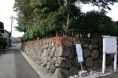 福光城石垣跡　石黒氏の居城です