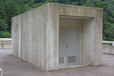 堤体内部への入口