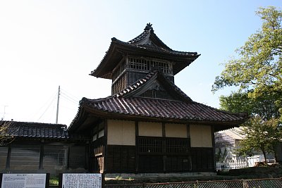 鼓堂は城郭伽藍の特徴を持っています