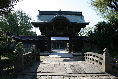 勝興寺唐門は国重要文化財です