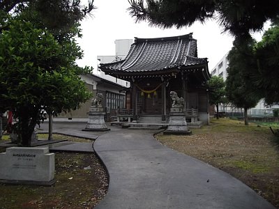 加茂神社が願海寺城の主郭跡です