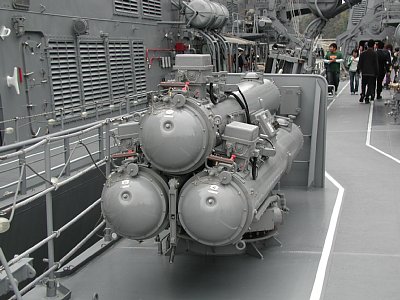 短魚雷3連装発射管