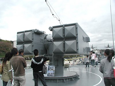 シースパロー短SAM発射装置