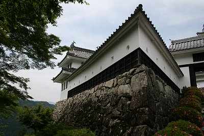 桜の丸城壁と隅櫓、門