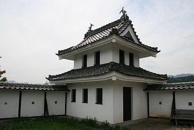 郡上八幡城桜の丸隅櫓