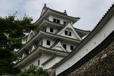 天守は４層５階とかなりのものです