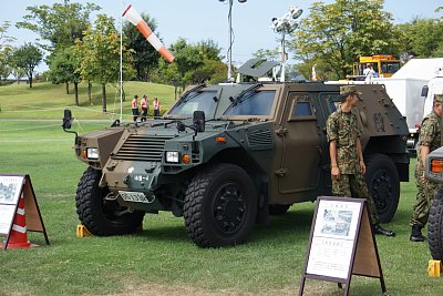 軽装甲機動車