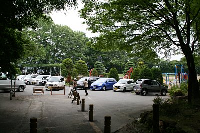 駐車場と公園が二の丸跡です