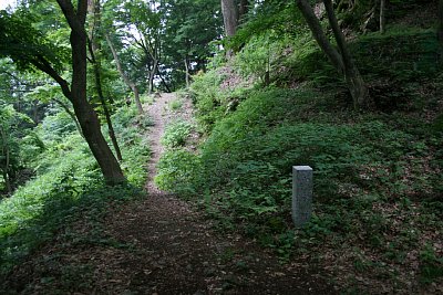 水手門を示す標識