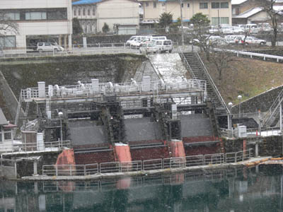 ここから東上田水力発電所に導水しています
