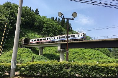 HK100型普通列車