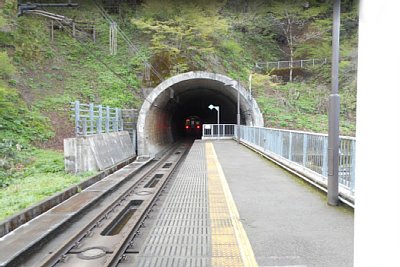 ほくほく大島駅に間もなく到着