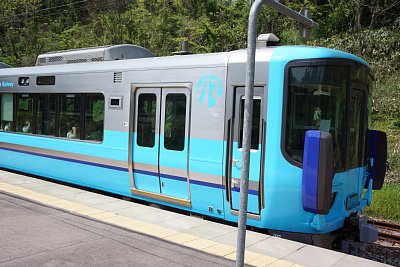 IRいしかわ鉄道521系電車