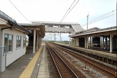 松任駅ホーム